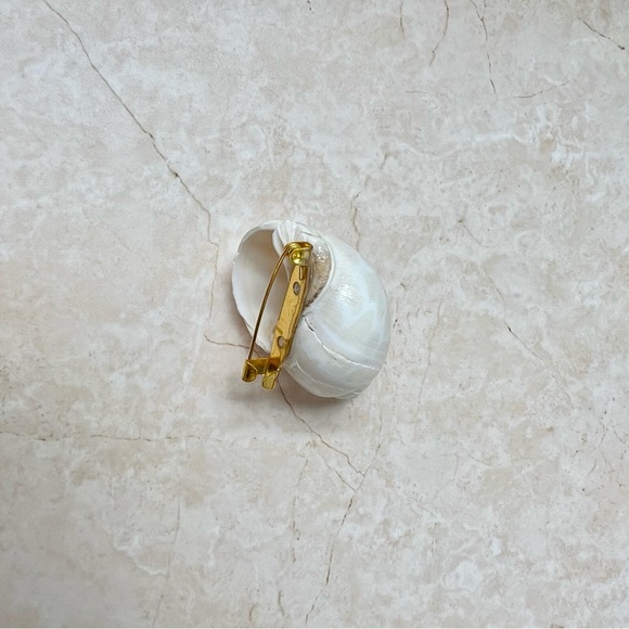 Seashell brooches (2) - Picture 4 of 8